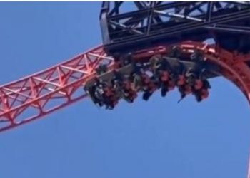 Video/ Argëtimi kthehet në ferr, ja çfarë ndodhi në parkun e lojërave