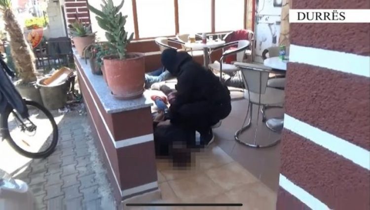 Me kanabis dhe thika me vete, arrestohen dy të rinj në Durrës