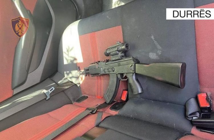 Godasin me çekiç pronarin e lokalit, arrestohet një prej agresorëve/ Emrat