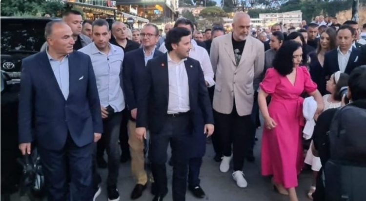 Ditën Rama sulmon Kurtin, në mbrëmje darkon me Vjosa Osmanin