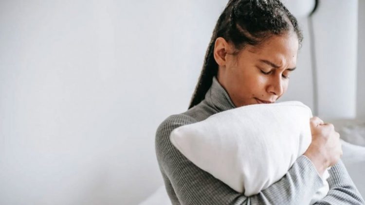 Ja simptomat që tregojnë kancerin e ezofagut e që shfaqen gjatë ngrënies