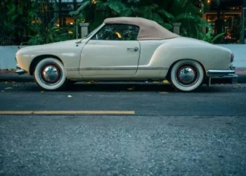 Gomat e makinave ishin të bardha, ja pse aktualisht janë të zeza