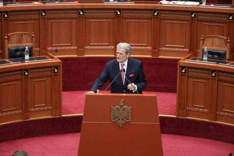 Sulmet e Ramës për Kurtin, Berisha: Flet si vasal i Vuçiçit