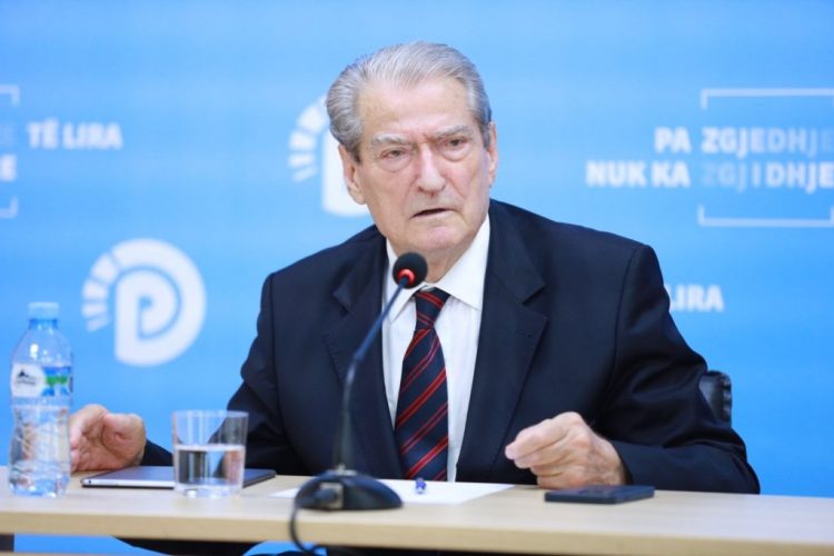 Aksioni i Policisë në kampin e MEK/ Berisha: Narkoshteti zgjodhi ditën e refugjatëve, për një raprezalje