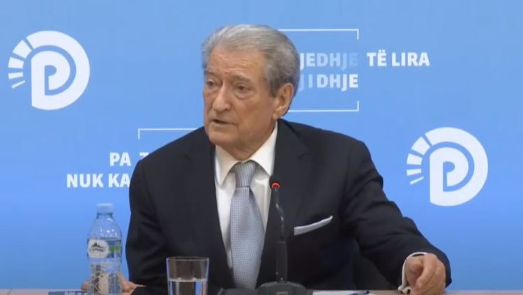 14 maji/ Berisha zbulon sloganin e ri: Pa zgjedhje të lira, nuk ka zgjidhje