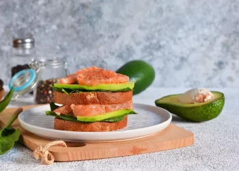 10 ushqimet e mëngjesit që na ngrenë humorin