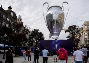 Finalja e Champions, atmosferë elektrizuese në rrugët e Stambollit (Video)
