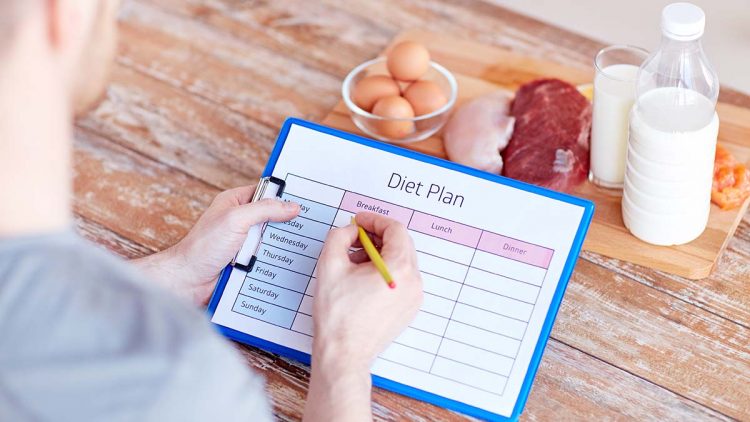 Çfarë duhet të hani më shumë për të “humbur” yndyrë dhe jo muskuj