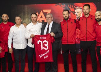 “Historia ime”, promovohet dokumentari i ish-kapitenit kuqezi, Ansi Agolli. Presidenti Duka: Shembulli ideal për të rinjtë