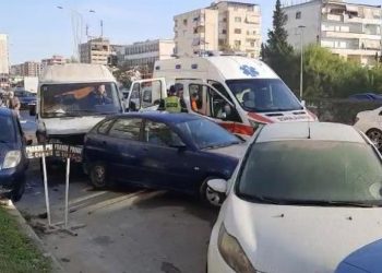 Aksident i 4-fishtë në Durrës, një i lënduar