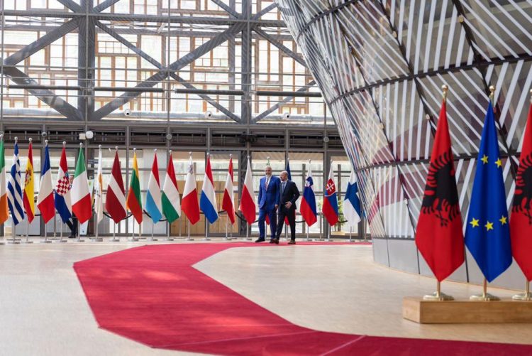 Rama: Rajoni s’mund të merret zvarrë nga një konflikt i kotë. Kosova, jo pëlhura ku projektohen ëndrrat e Kremlinit