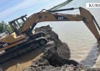 VIDEO/ Gërryente shtratin e lumit Mat, në kërkim pronari i subjektit