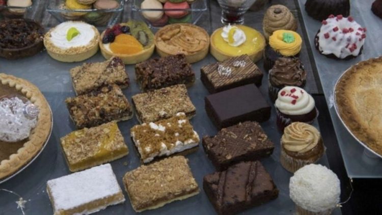 Përdoret në mbi 6 mijë produkte, OBSH pritet të shpallë si kancerogjen ëmbëltuesin