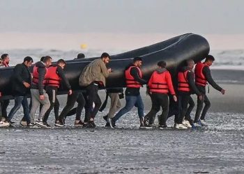 Emigrantët shqiptarë/ Britania: Shqipëria është një vend i sigurt, nuk duhet t’u jepet azil