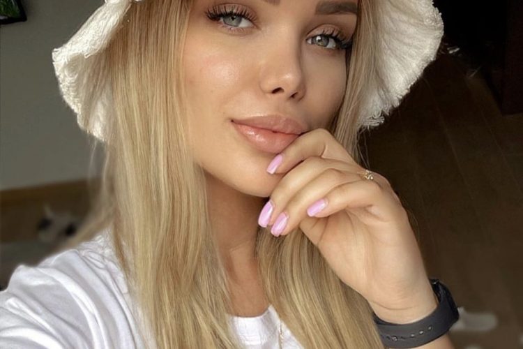 “Sa kam qarë që…”/ Nënat e reja do e kuptojnë shumë mirë gjendjen e Eni Koçit