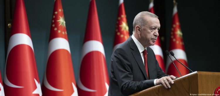 Erdogan emëron një grua në krye të Bankës Qendrore