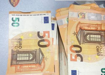 Tentoi të fuste 21 mijë euro nga aeroporti i Kukësit, procedohet 35-vjeçari