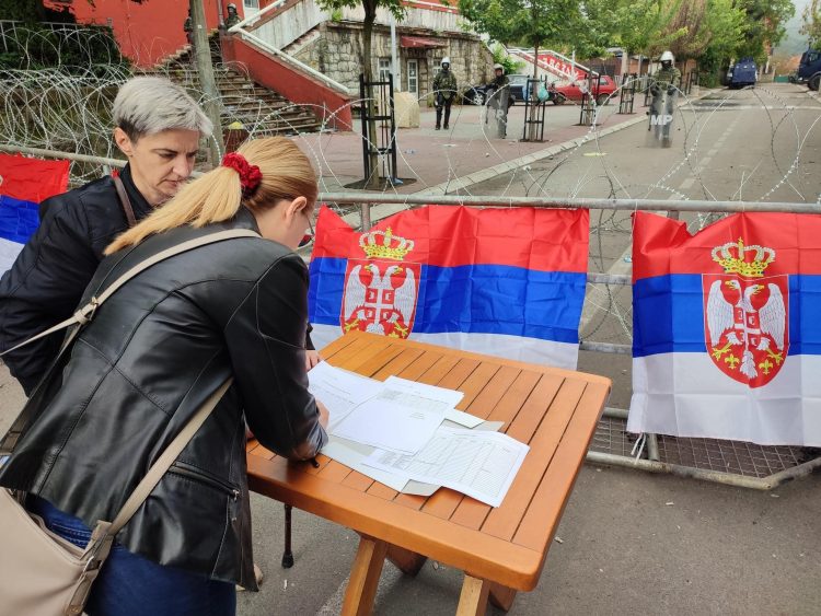 Ministri i Kosovës: Serbët po detyrohen për pjesëmarrje në protesta