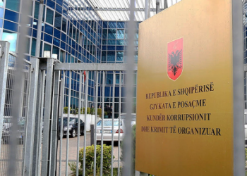 Shpërdorim detyre dhe korrupsion/ 3 kryebashkiakë në derën e Gjykatës së Posaçme