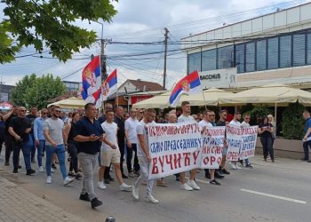 Serbët protestojnë në Graçanicë, kërkojnë lirimin e të arrestuarve