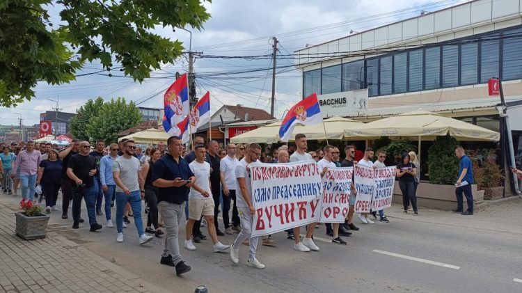 Serbët protestojnë në Graçanicë, kërkojnë lirimin e të arrestuarve