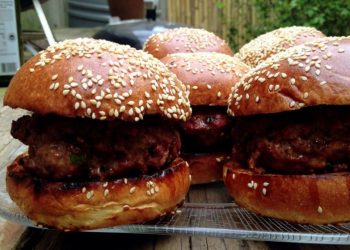 Si të bëni hamburger me mish qingji