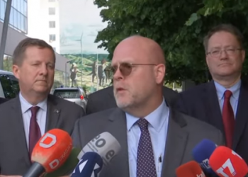 Hovenier pas takimit me Kurtin: S’dua të përdori fjalën “sanksione” ndaj Kosovës