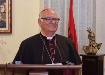 Imzot Angelo Massafra uron besimtarët myslimanë për Kurban Bajramin