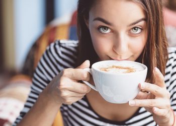 Mos e teproni me këtë pije, nëse doni të kurseni trurin tuaj