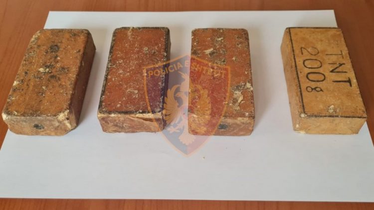 Tiranë/ Iu gjet kallëp tritoli në banesë, arrestohet autori