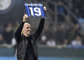 Ish-mesfushori tregon bisedën me lojtarët zikaltër: Më thanë që do ishte më mirë të humbnin…