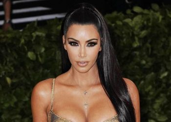 Kim tregon se pse preferon t’i fikë dritat gjatë marrëdhënieve intime