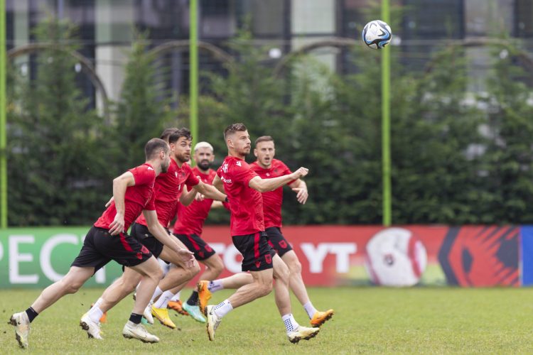 VIDEO/ Kualifikueset e Euro 2024 / Kombëtarja, në seancë stërvitore edhe paradite