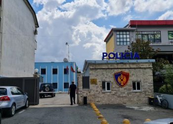Parandalohet vrasja në Krujë/ Plagosën me çekiç 41-vjeçarin, arrestohet njëri prej vëllezërve, shpallet në kërkim tjetri