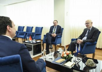 Gjermania dhe Franca vijojnë presionin, kërkojnë sërish shtensionimin e situatës në veri