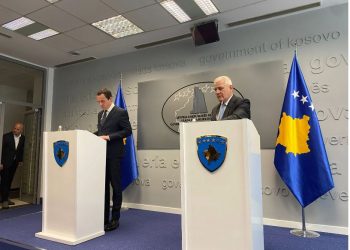 Kurti dhe Sveçla: Nuk e dimë ku mbahen policët, presim t’i vizitojë…