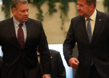 Escobar dhe Lajçak të hënën në Kosovë, pritet presion për uljen e tensioneve në veri