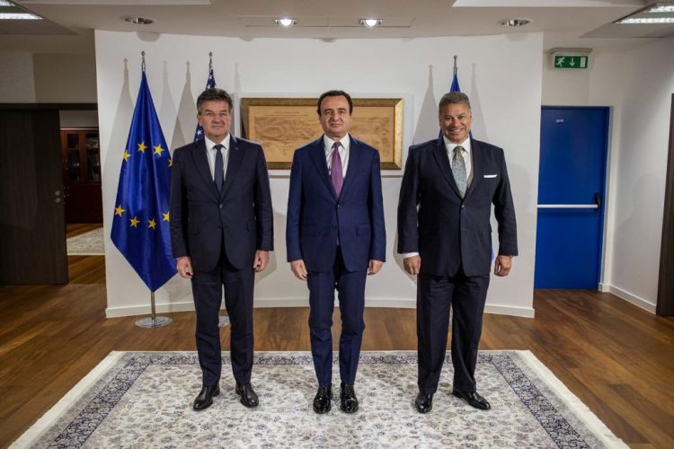 Lajçak reagon për takimin me Kurtin dhe përsërit 3 kërkesat: Thellësisht të shqetësuar për situatën në veri