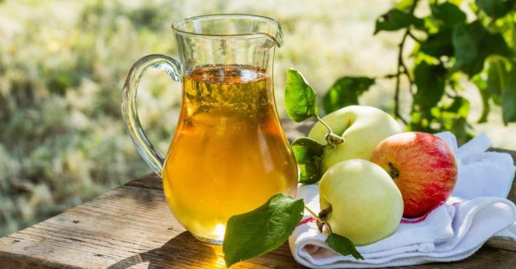 A e rrit madhësinë e penisit pirja e lëngut të mollës?