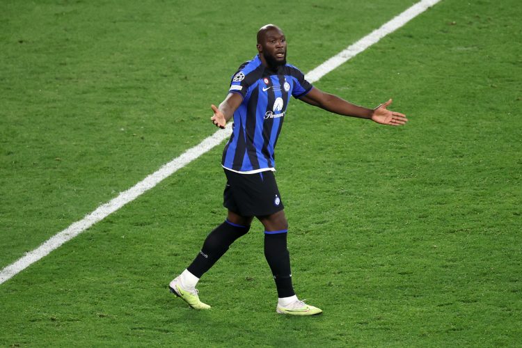 “Lukaku dhe Koulibaly”/ Asnjë përparim në bisedimet mes Inter dhe Chelsea, ja çfarë kërkojnë blutë