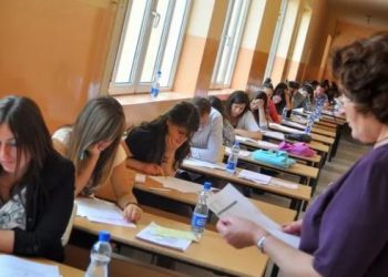 I njëjti problem! Teza e anglishtes përfundon në ueb