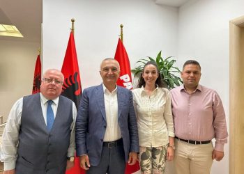 Meta takohet me këshilltarët e PL-së: Të fillojë llogaridhënia…