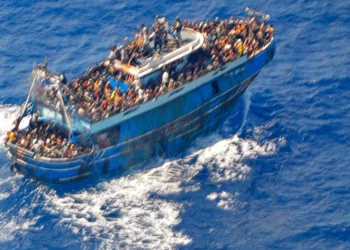 Anija e mbytur në brigjet greke, shuhen shpresat për gjetjen e trupave të emigrantëve