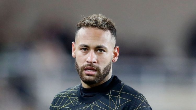 E pazakontë, tifozi i lë pasurinë me testament yllit brazilian