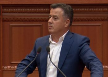 “Flet dokrra këtu”/ Debate në Kuvend, Noka: Nënpunësi civil është shndërruar në militant