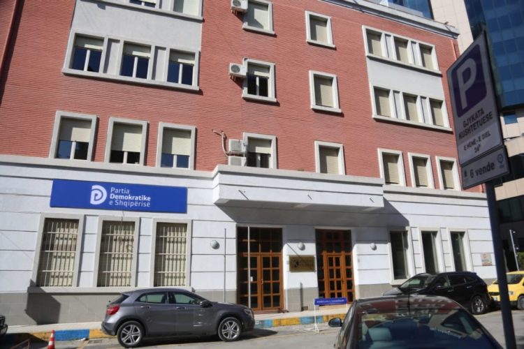 Kush mund të garojë për të qenë në krye të PD-së? Ja kushtet