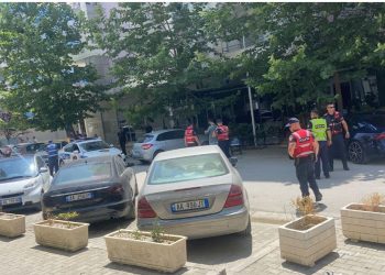 Të shtëna me armë zjarri në Vlorë, ka të lënduar