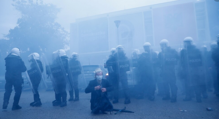 Tender 15.2 mln euro për armë dhe gaz, Qeveria armatos Policinë e Shtetit gjer në dhëmbë