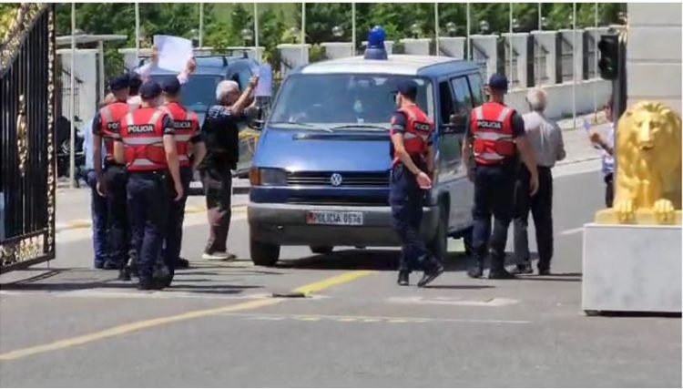 Viktima në qendrën e muxhahedinëve në Manzë, policia e mohon