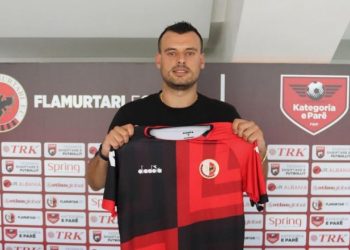 Flamurtari bën goditjen në merkato, prezanton ish-gardianin e Partizanit